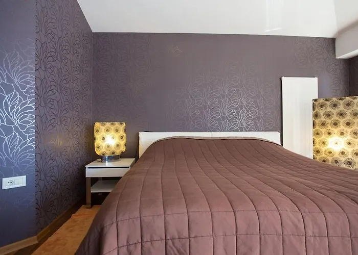 Apartment Queen Of *