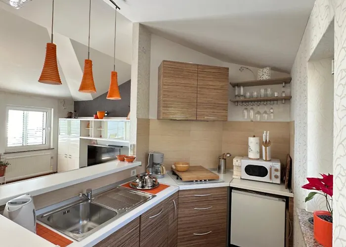 Apartment Queen Of *