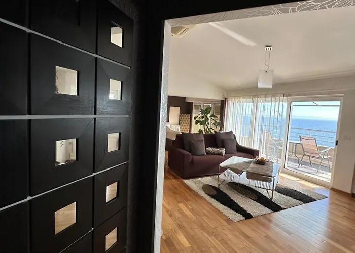 Queen Of Apartment *