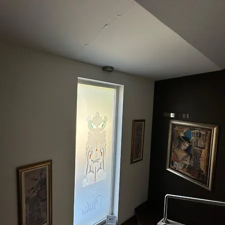 Queen Of * אופטיה