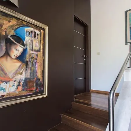 Queen Of אופטיה